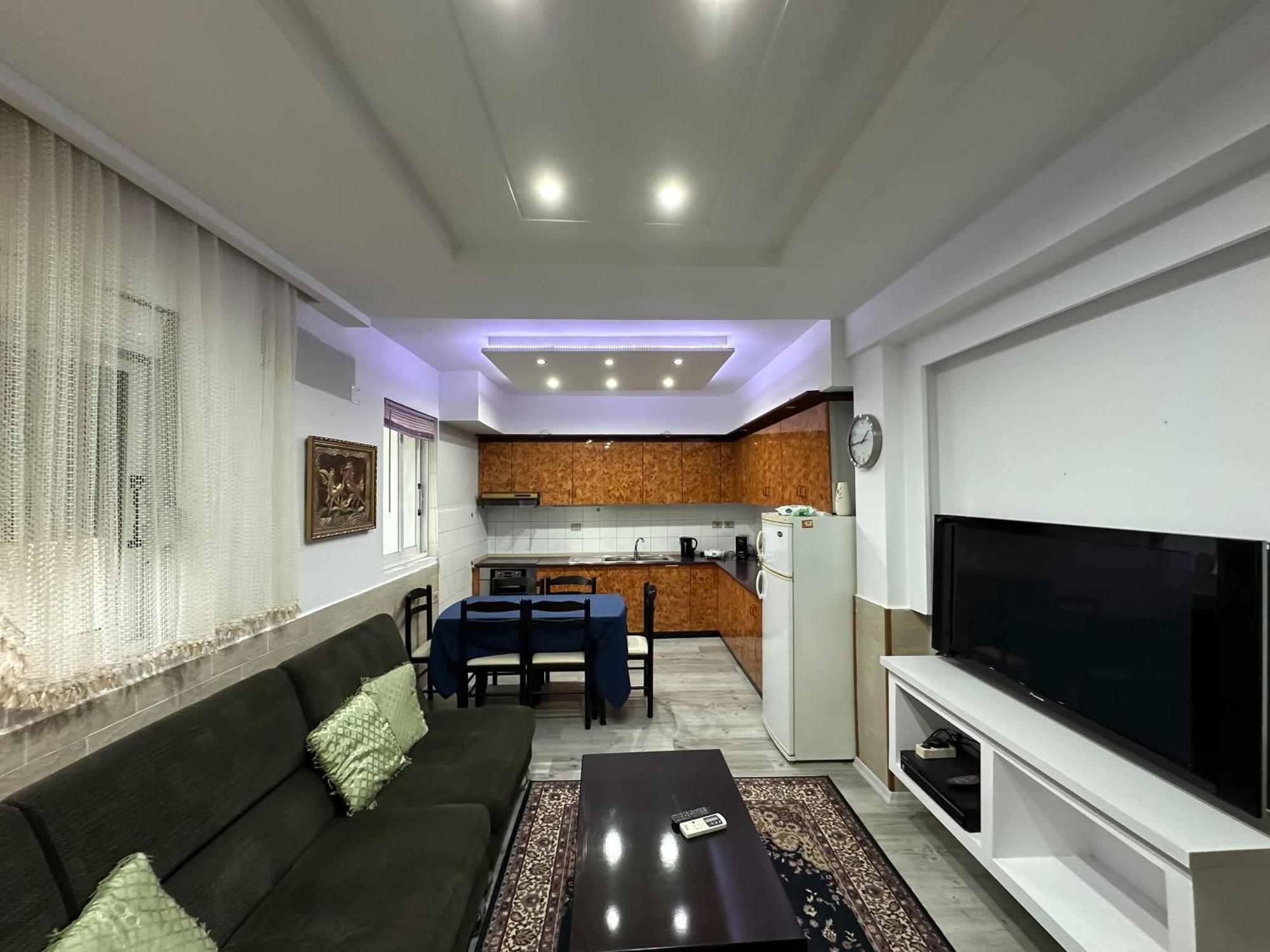 Royal Aparthotel Vlorë Esterno foto