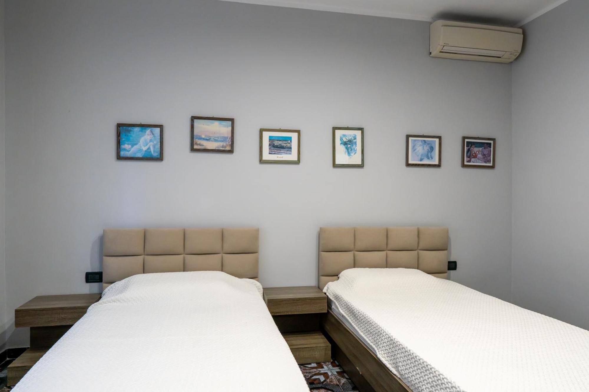 Royal Aparthotel Vlorë Esterno foto