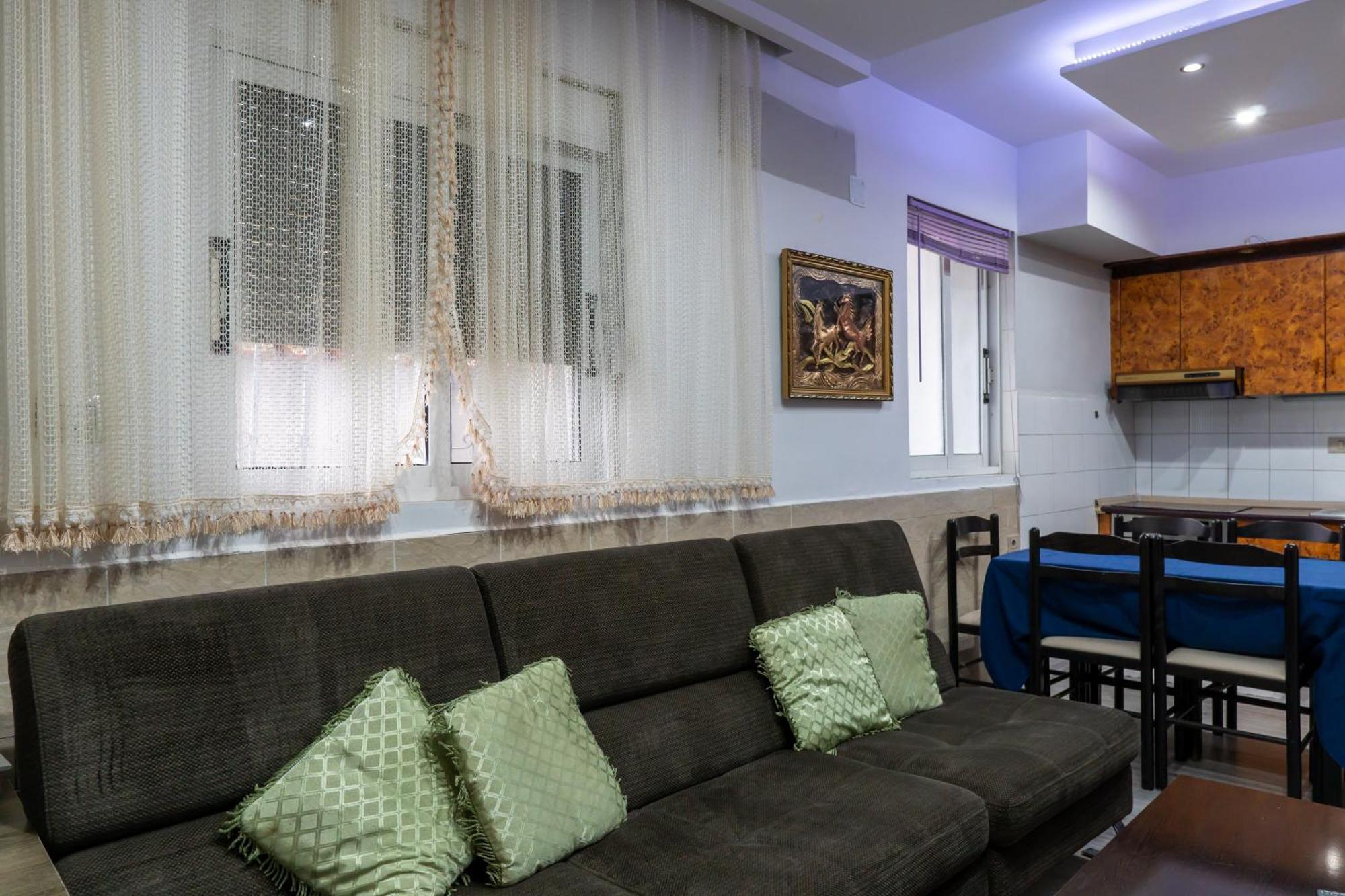Royal Aparthotel Vlorë Esterno foto