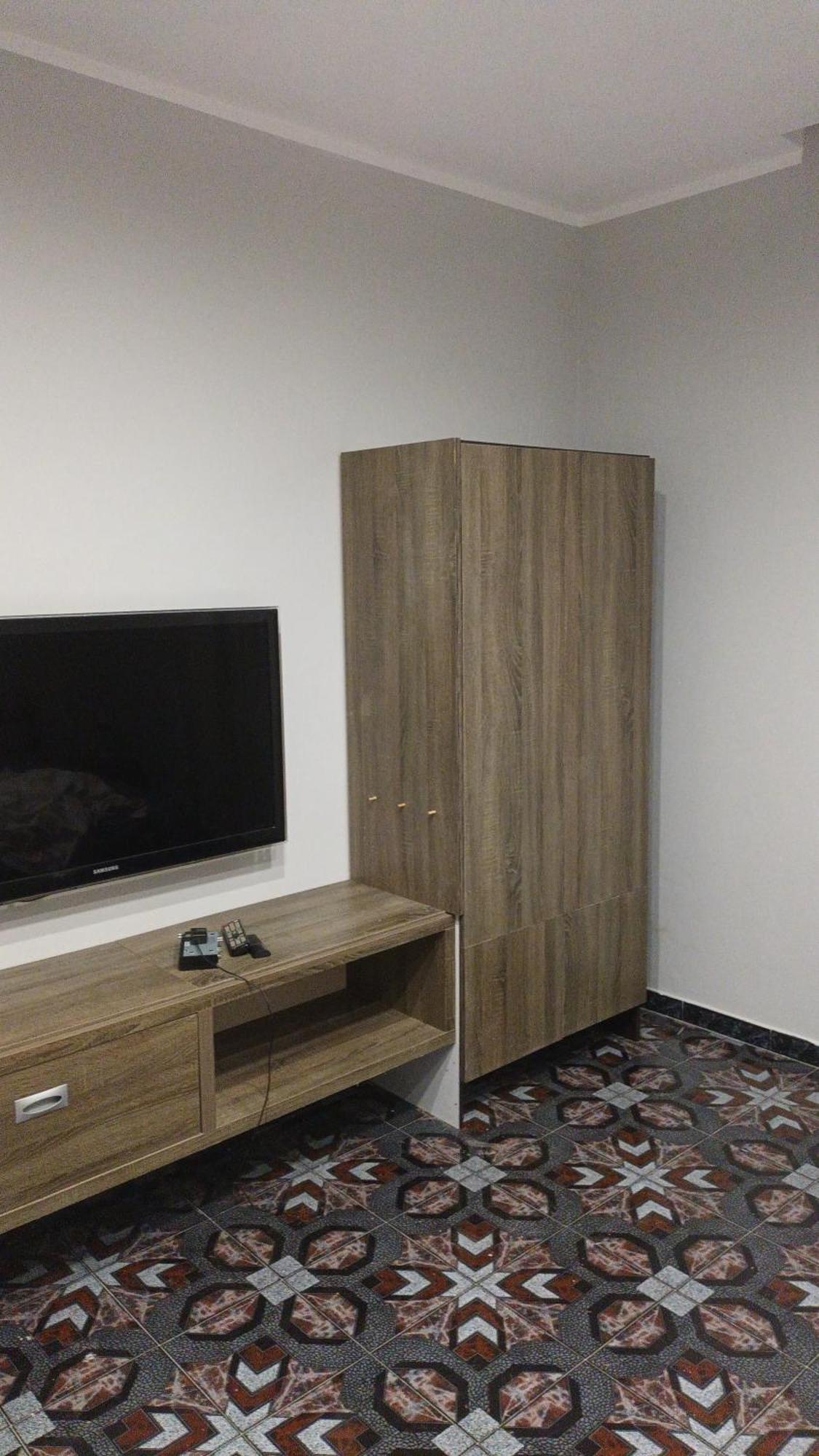 Royal Aparthotel Vlorë Esterno foto