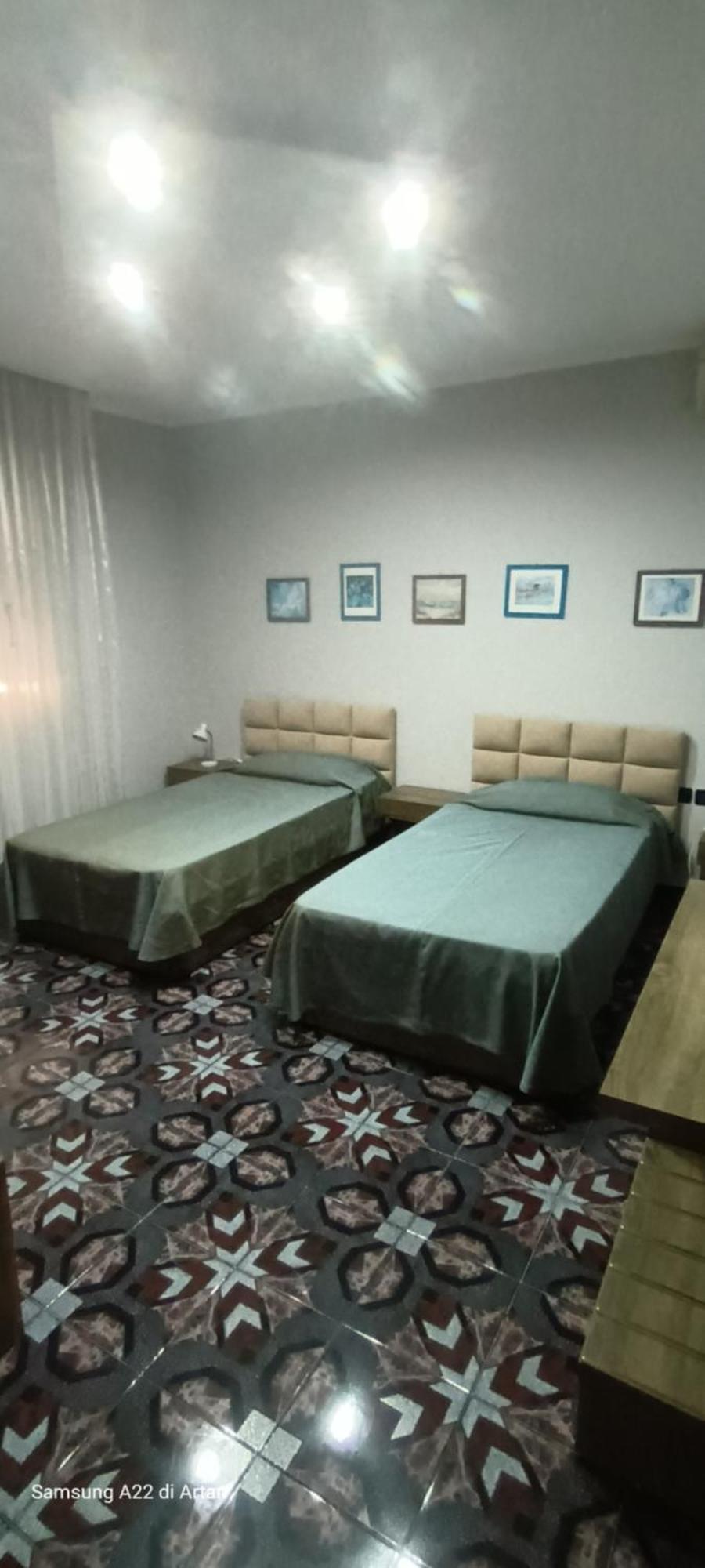 Royal Aparthotel Vlorë Esterno foto