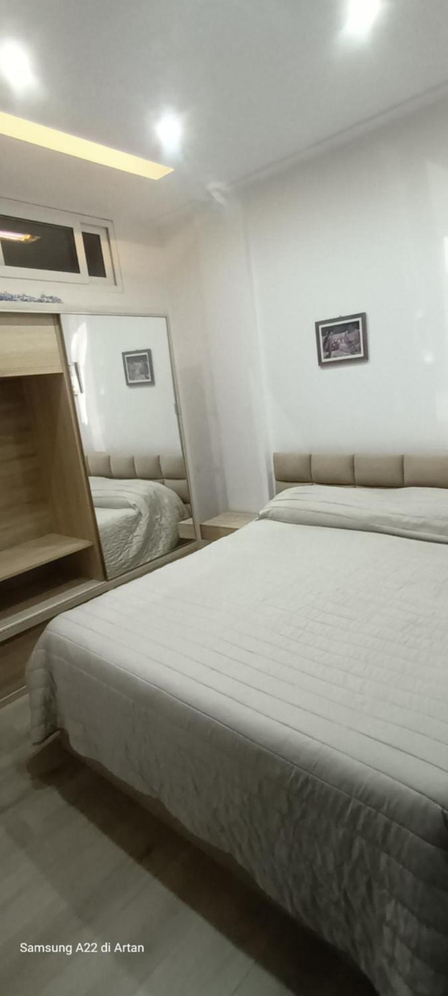 Royal Aparthotel Vlorë Esterno foto